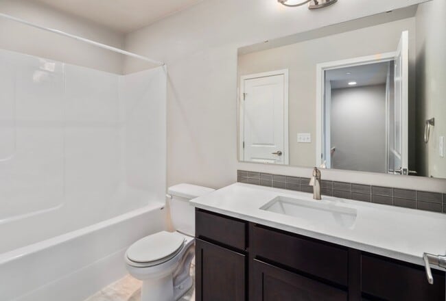 Building Photo - Rainier View Court Townhomes - Contemporar...