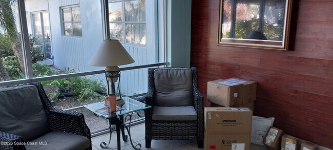 Foto del edificio - 221 Columbia Dr