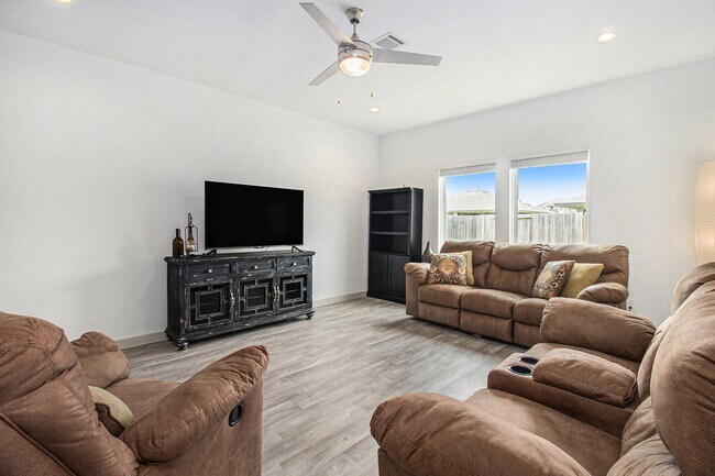 Foto del edificio - 1823 William Scott St