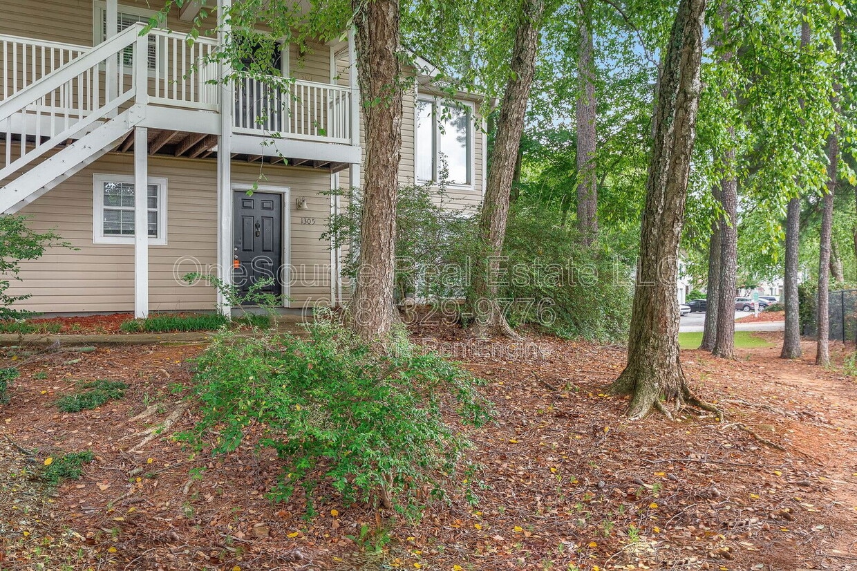 Photo - 1305 Augusta Drive