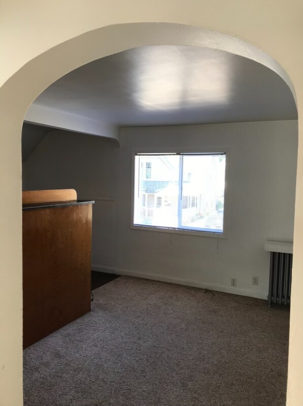 Building Photo - 1007 Champion St