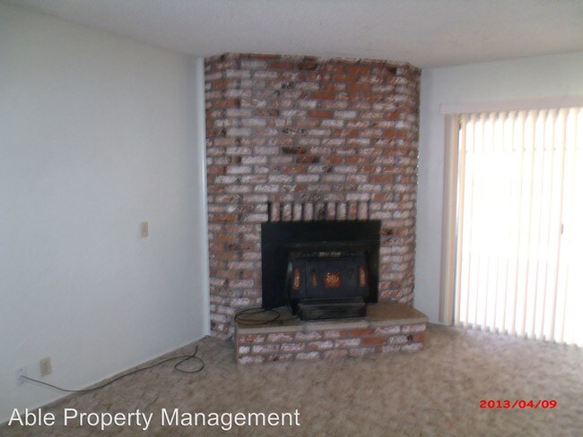 Building Photo - 2709 Steensen St