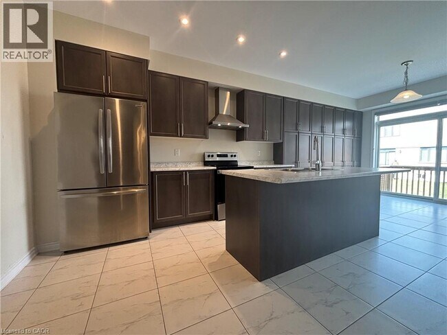 Building Photo - 151 Eva Dr