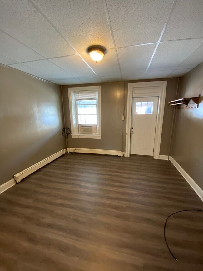 Building Photo - Delightful 3 BR Townhouse in Columbia!