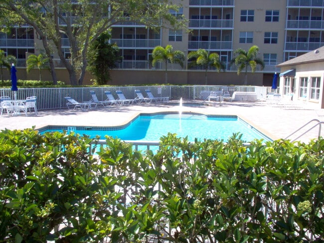 Foto del edificio - 960 Starkey Rd