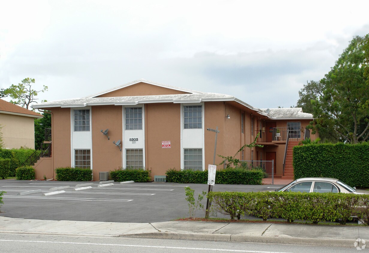 Building Photo - 8303 W Sample Rd