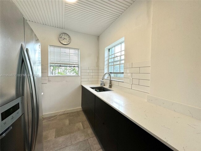 Building Photo - 8620 Byron Ave