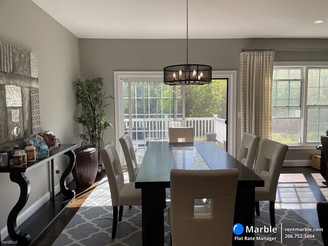 Foto del edificio - 4 br, 2.5 bath Townhome - 7 Yorkshire Ct