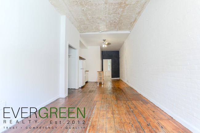 Building Photo - 336 Grand St