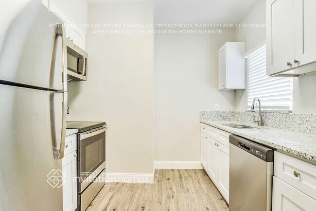 Foto del edificio - 6226 Dahlia Dr
