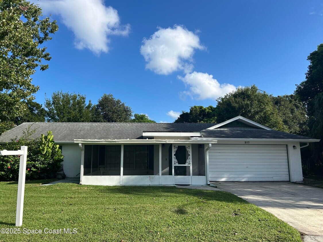 Foto principal - 217 Gladiola Rd NE