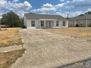 Building Photo - 802 Stetson Ave