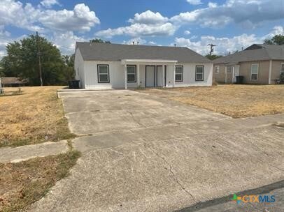 Primary Photo - 802 Stetson Ave