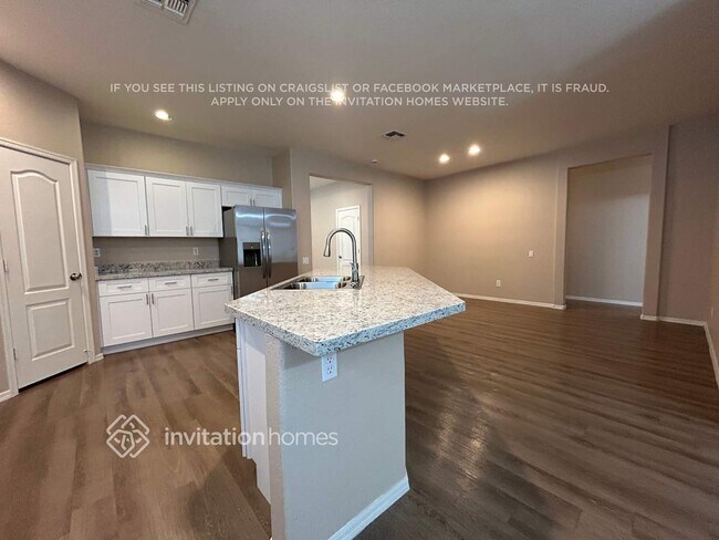 Foto del edificio - 11729 W Hadley St