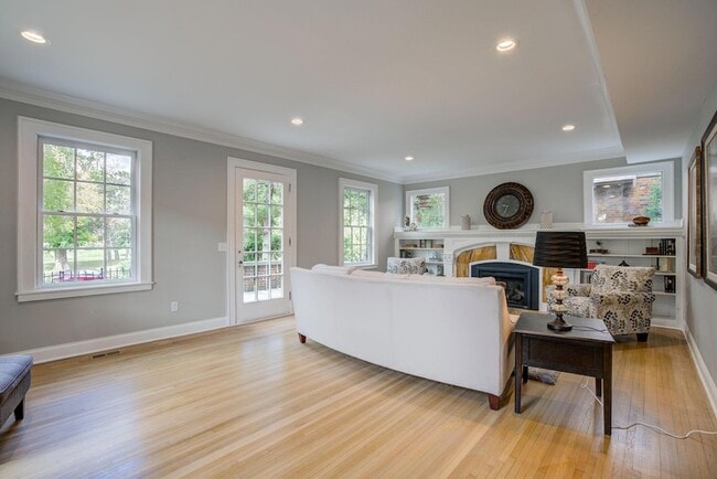 Foto del edificio - 2056 Summit Ave