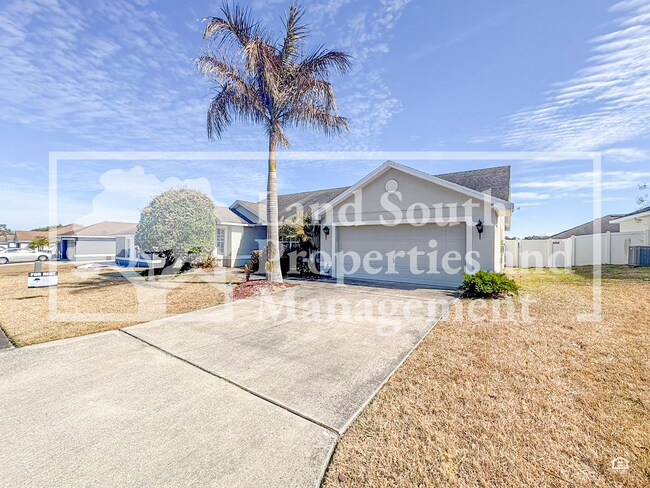 Foto del edificio - 3-Bedroom Home with Screened Porch and Fenced Yard in North Lakeland