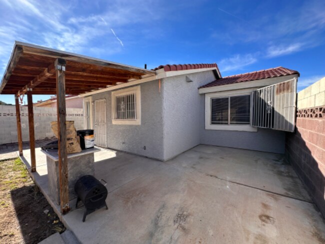 Building Photo - 2278 Sierra Sunrise St