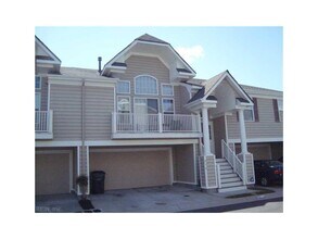 Building Photo - 834 Point Way