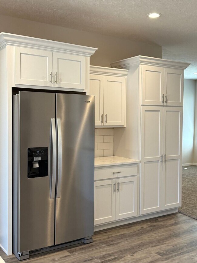 Foto del edificio - Brand New Spacious 2 bed/2.5 bath townhome...