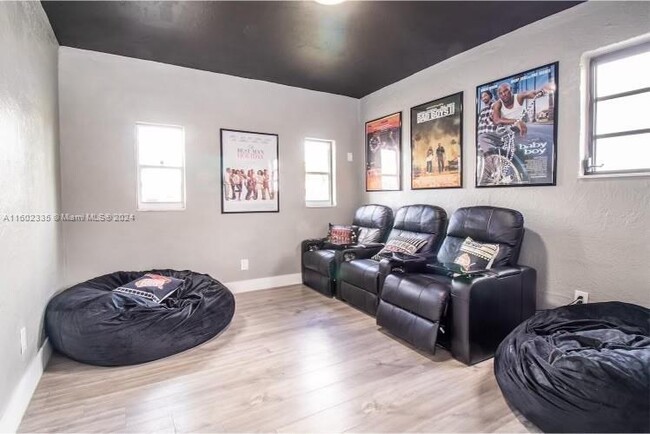 Foto del edificio - 3965 NW 195th St