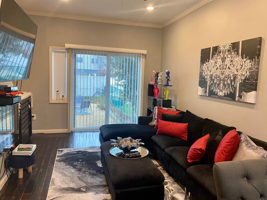 96 Reservoir Ave Unit 1R, Jersey City, NJ 07307 Condo for Rent in