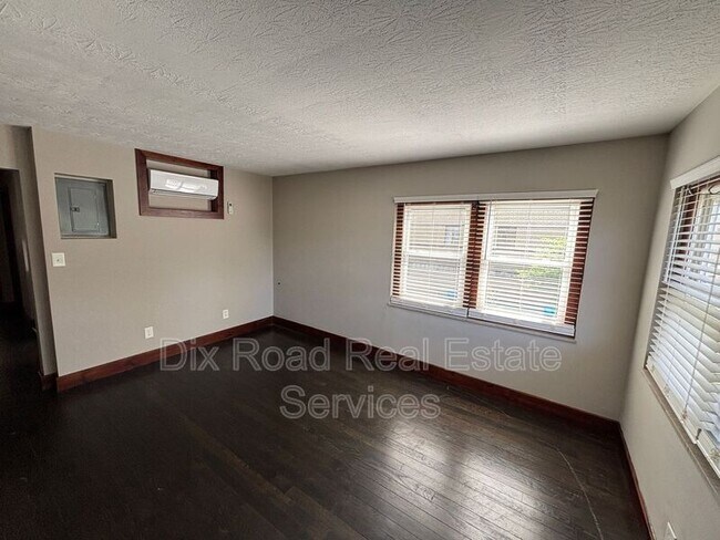 Foto del edificio - 24 E Street South