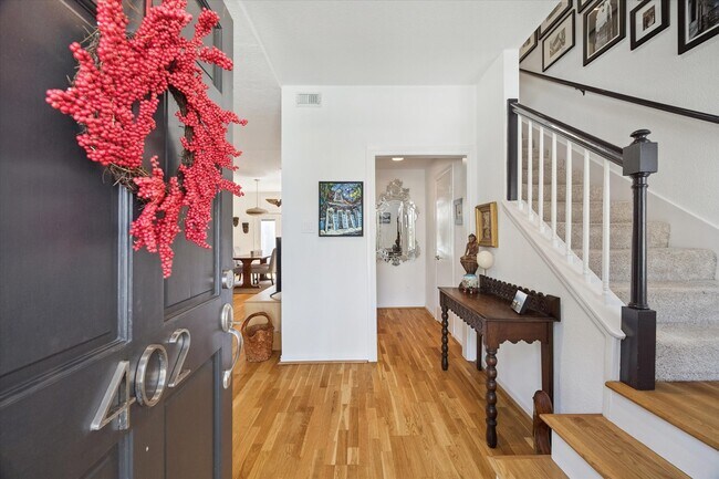 Foto del edificio - 701 Bering Dr