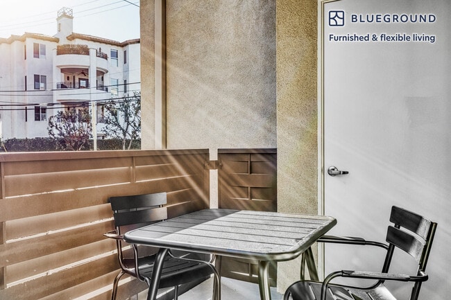 Foto del edificio - 4121 Radford Ave