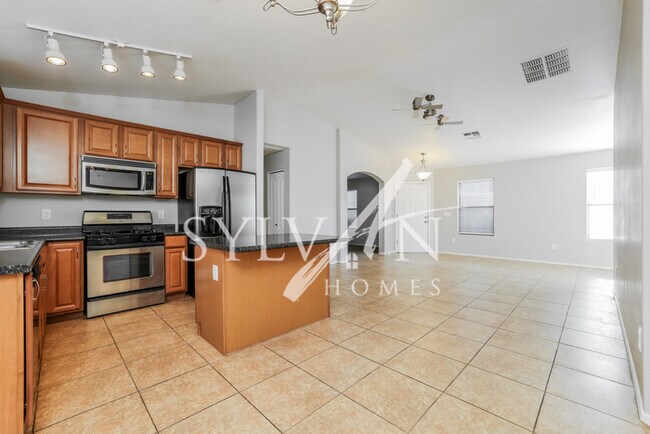 This welcoming home is ready for your pers... - 4