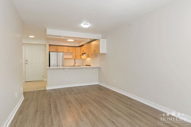 Building Photo - 20200-20256 56 Ave