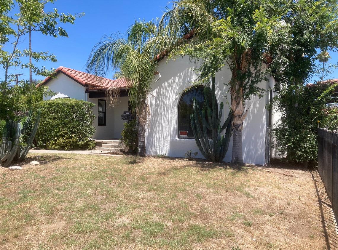 Photo - 3389 N Mountain View Ave (San Bernardino, CA)
