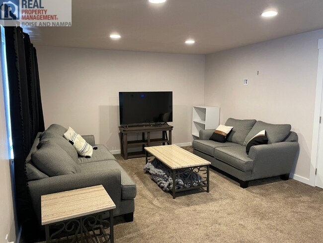 Foto del edificio - Remodeled 3 Bedroom home with no HOA!