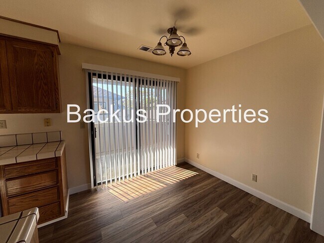 Foto del edificio - Nice two bedroom condo in Westwood gated community