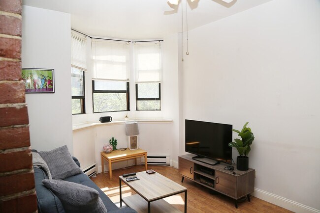 Foto del edificio - 76 E Brookline St