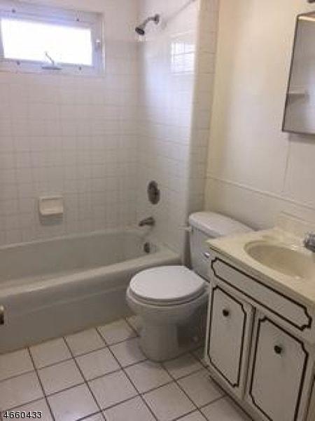 Building Photo - 32 Mozart Ave