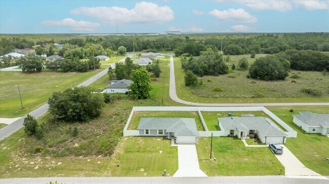 Foto del edificio - 5887 SW 154th Lane Rd