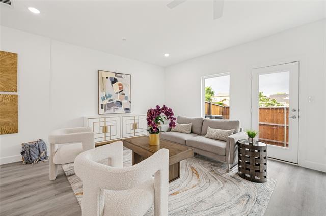 Foto del edificio - 5609 Woodlands Dr