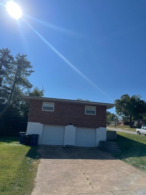 Foto del edificio - 9040 Crest Oak Ln