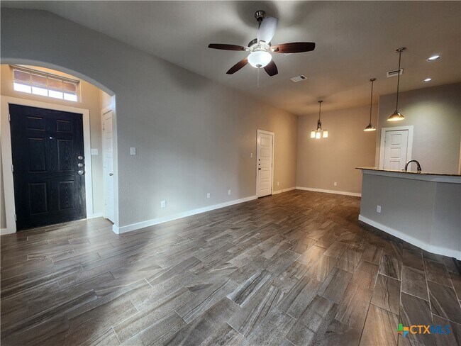 Foto del edificio - 1135 Creekside Orchard