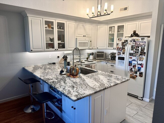 Foto del edificio - 2940 W Centennial Dr