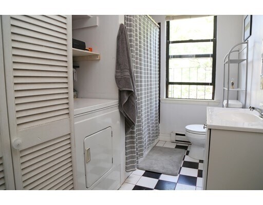 Foto del edificio - 76 E Brookline St
