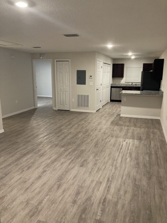 Building Photo - AVAILABLE NOW!  Beautiful 2BR/2BA Quad for...