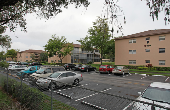 Foto principal - Hawthorne Condominium