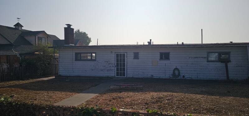 Primary Photo - 1242 La Colina Dr
