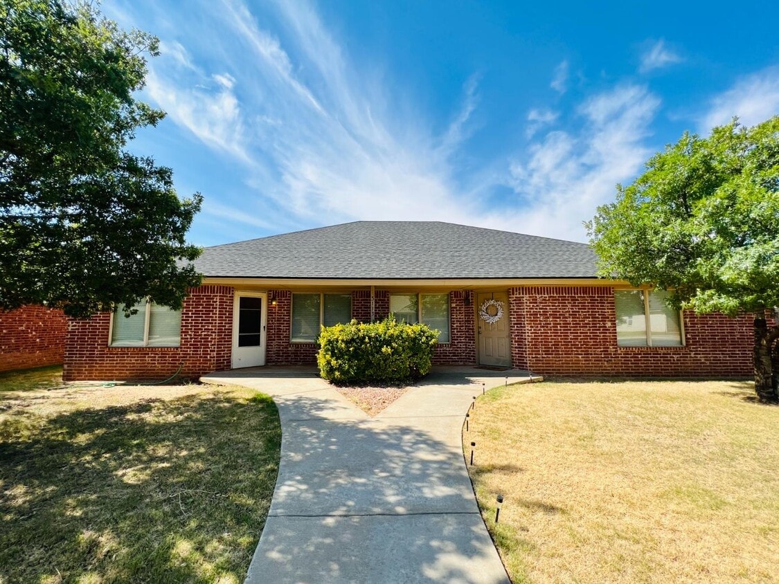 Primary Photo - 3115 109th St