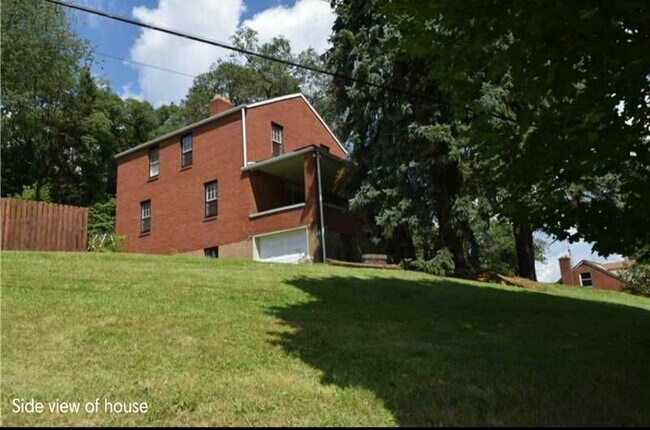 Building Photo - 222 Hazel Rd