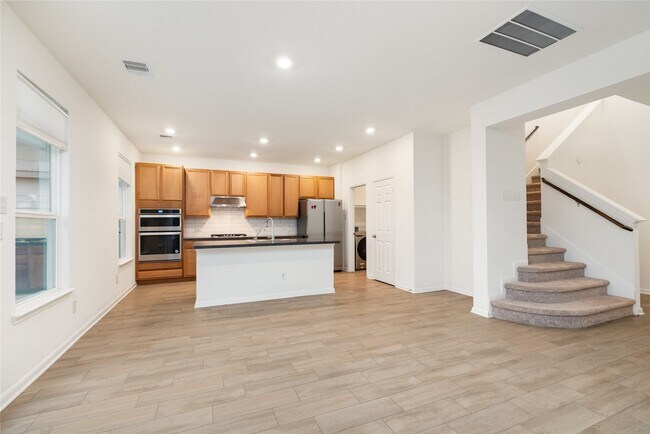 Foto del edificio - 14627 Monterey Cypress Dr