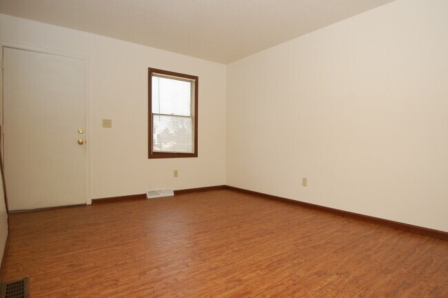 Foto del edificio - 521-A S Silverwood Lane