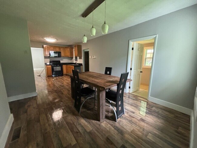 Foto del edificio - Spacious Two Bedroom Home in Corbin, KY