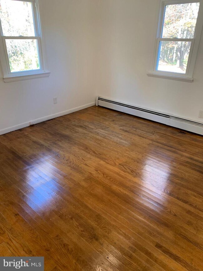 Foto del edificio - 48555 Beachville Rd
